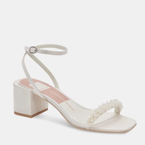 Elegant White Block Heel Sandals - Picture 1 of 4